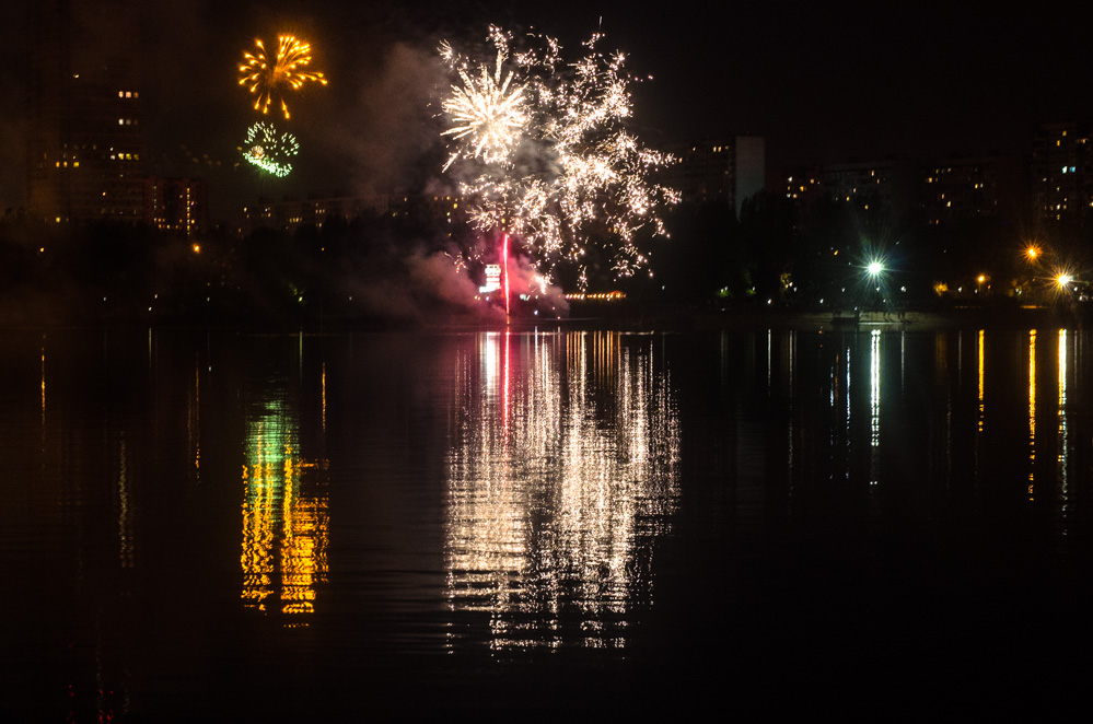 салют на теплоходе