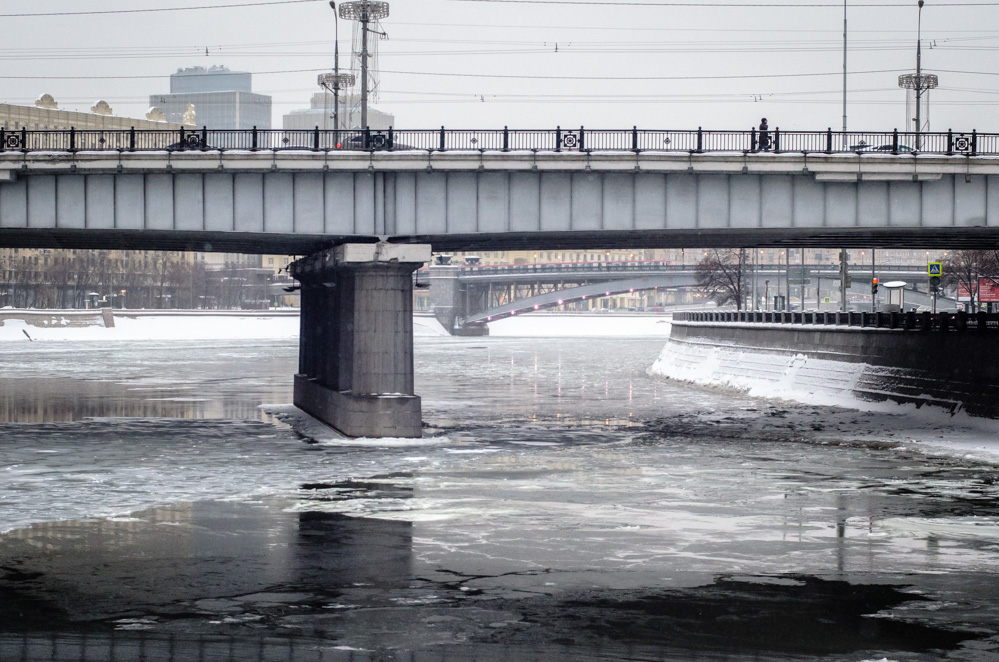 Новоарбатский мост