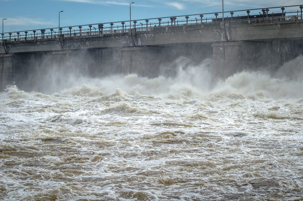 плотина в дубне