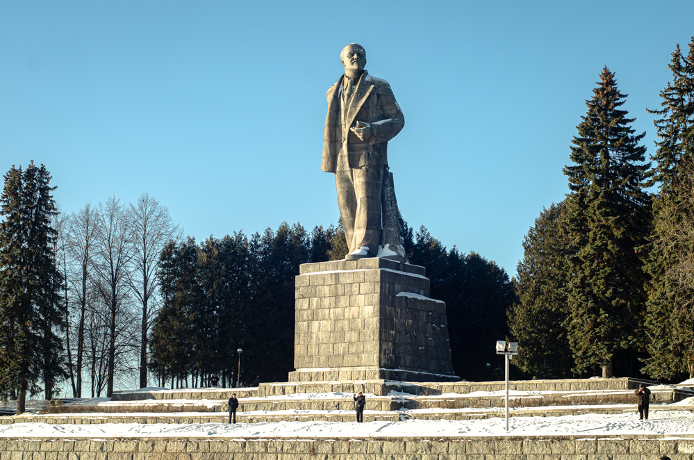 дубна памятник ленину