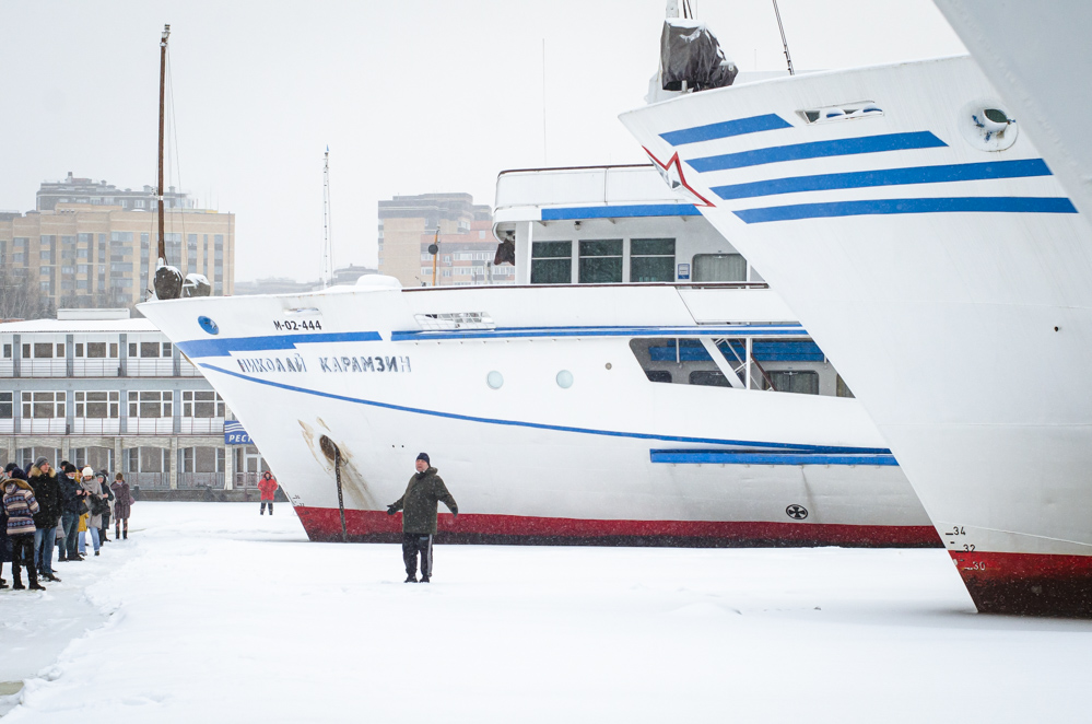 теплоходы мостурфлота