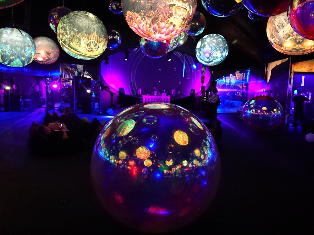 выставка mystic universe +в artplay