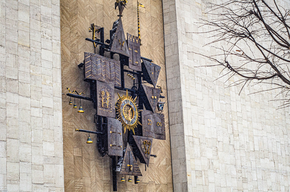 часы театра образцова