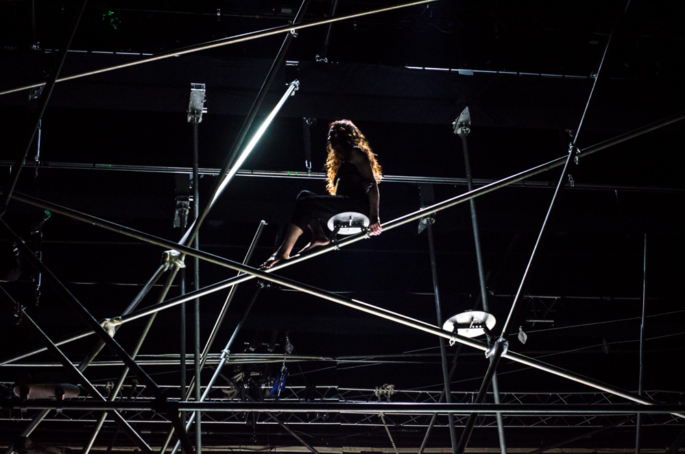 паря над бездной