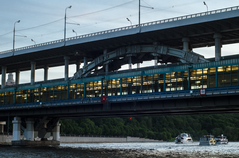 Лужнецкий метромост