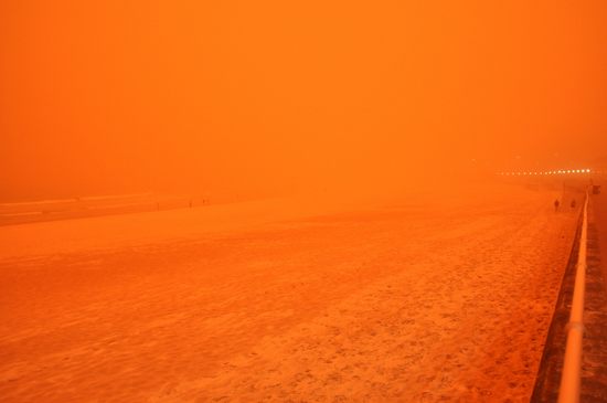 sand-storm-over-sydney02.jpg
